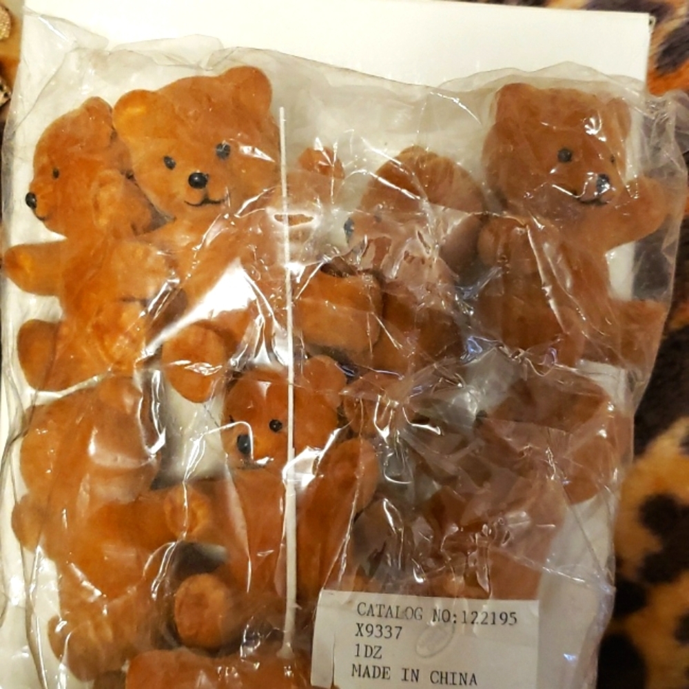 Box Of Assorted Craft Items - Picture 8 of 9